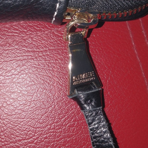 AIMEE KESTENBERG Marble 'Just Saying' Crossbody - Picture 8 of 14